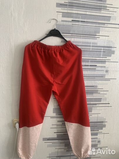 Спортивный костюм женский