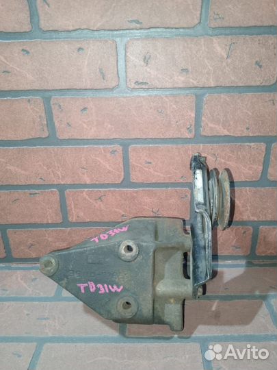 Крепление компрессора кондиционера suzuki escudo TD31W RF