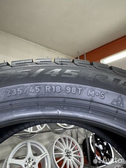 Formula Ice FR 235/45 R18 98T