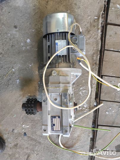 Электромотор с редуктором