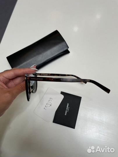 Солнцезащитные очки ysl