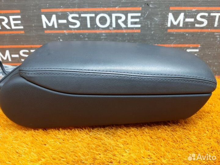 Подлокотник Audi A6 C6/4F BDW 2008