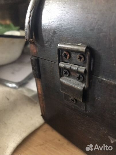 Деревянная шкатулка