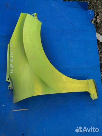 Форд Фиеста 08-17 крыло переднее правое