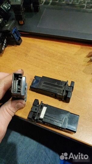 Кнопка обогрева сидений Toyota Corolla 150