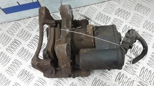 Суппорт тормозной задний правый volkswagen passat