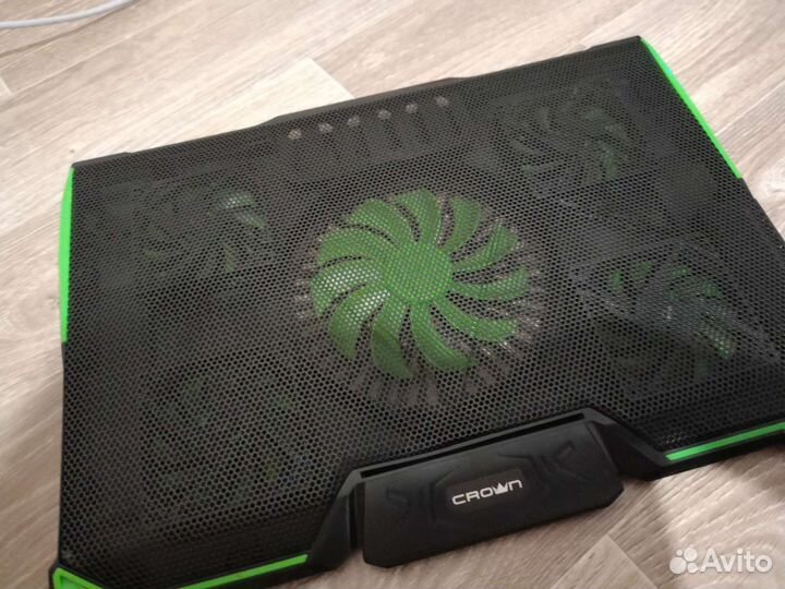 Подставка с охлаждением