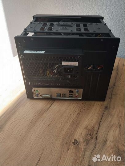 Системный блок i3 в корпусе mini-itx + монитор LG