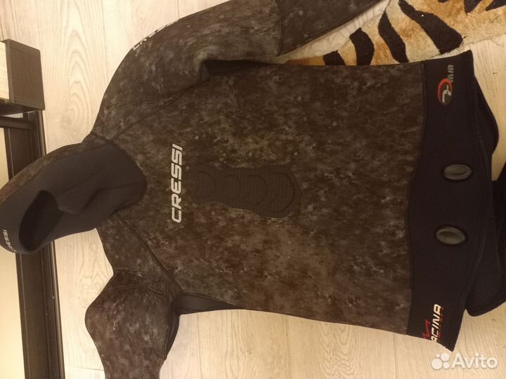 Неопреновый костюм для подводной охоты дайвенга