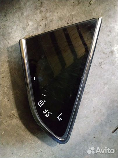 Стекло глухое заднее Хендай Сантафе (DM)