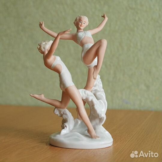 Фарфоровая фигура 