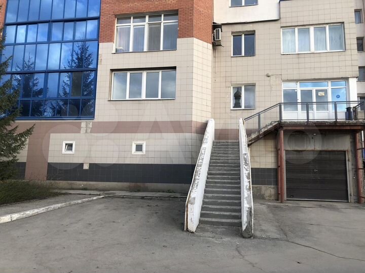 Продажа помещения с арендным бизнесом