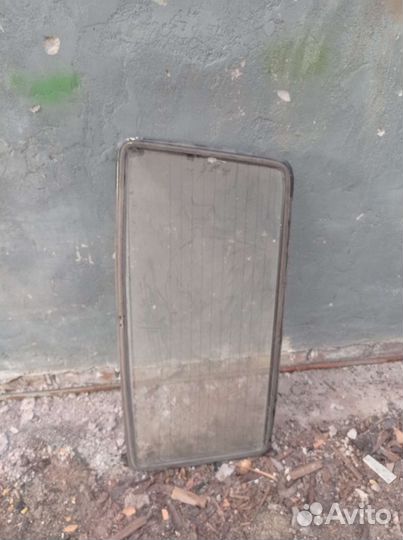 Заднее стекло 2104