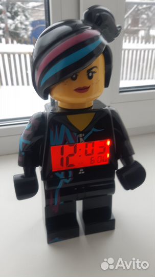 Продам часы-будильник lego