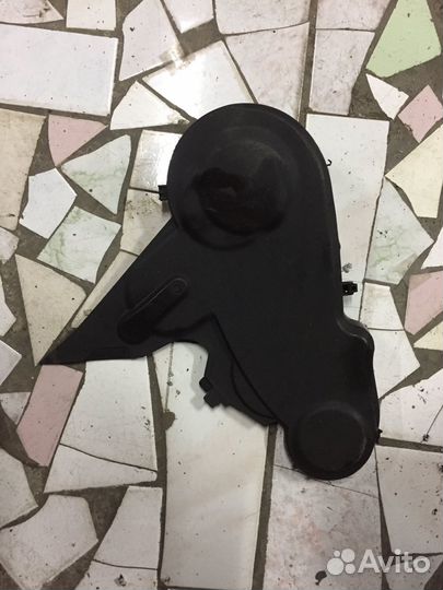 Кожух ремня грм Volkswagen Passat 2008-2012 гг