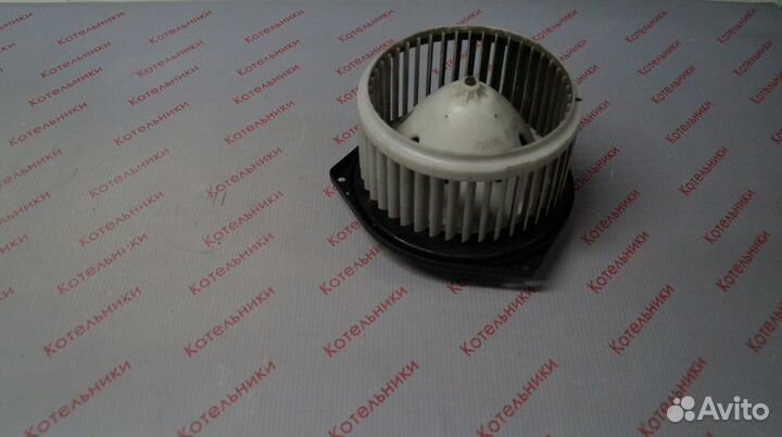 Nissan 27220-EG00A Мотор печки