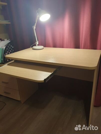Рабочий стол для школьника