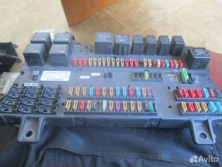 Блок предохранителя Volvo 20568055