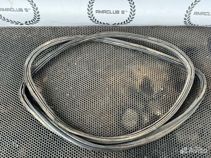 Уплотнитель багажника Opel Vectra B X16XEL 1.6