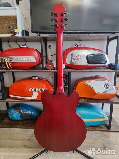 Обменяю Epiphone dot studio (Tom Delonge) + Gibsоn