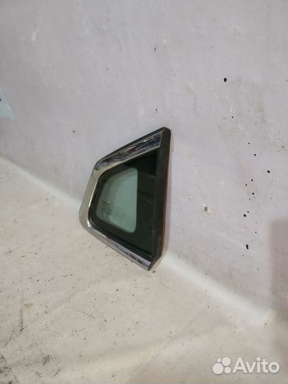 Ниссан Кашкай 2013- Заднее правое форточка 17065