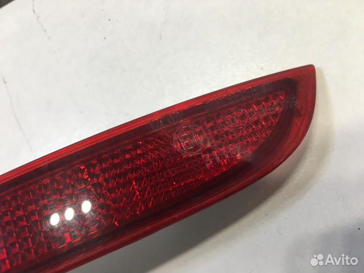 Отражатель в бампер задний правый Mercedes-Benz M