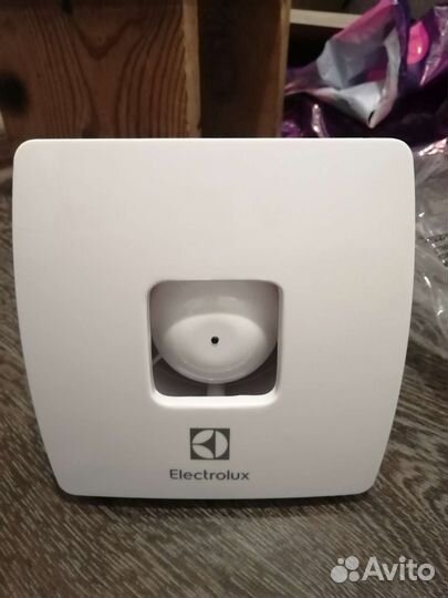 Продам вытяжку Electrolux