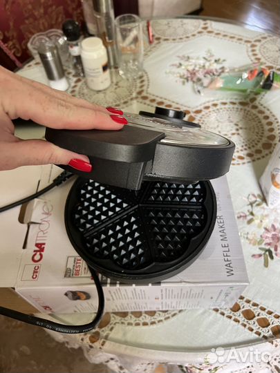 Компатктная венская вафельница Clatronic