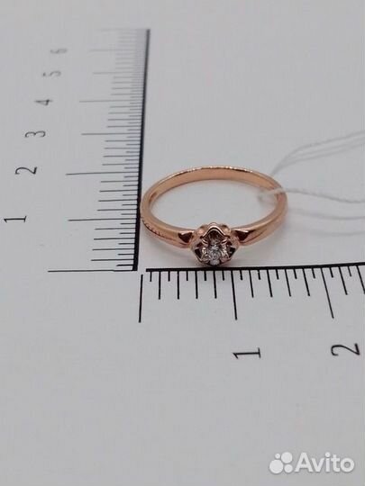 Золотое кольцо с бриллиантом 16,5р