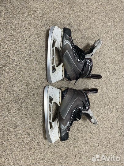 Хоккейные коньки