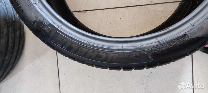 Michelin Pilot Sport 3 295/35 R21