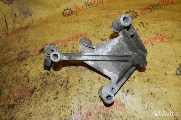 Лапа коробки Renault Symbol седан 1.4Л 2005