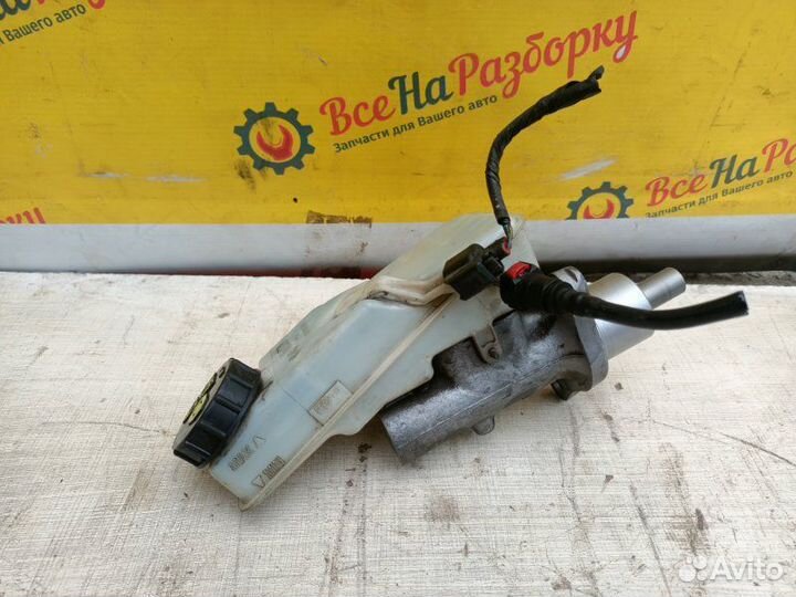 Главный тормозной цилиндр Ford Focus 1.6 shda 2010