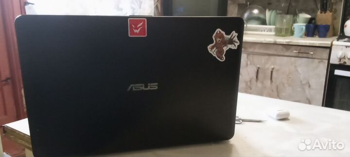 Ноутбук asus модель X540Y