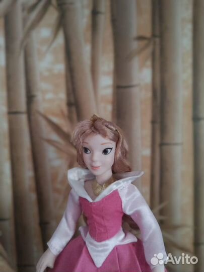 Куклы фарфоровые