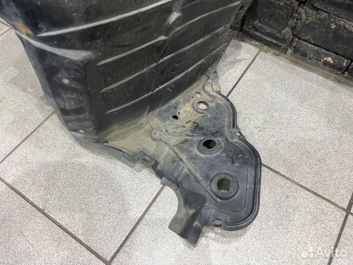 Подкрылок передний левый Nissan X-Trail