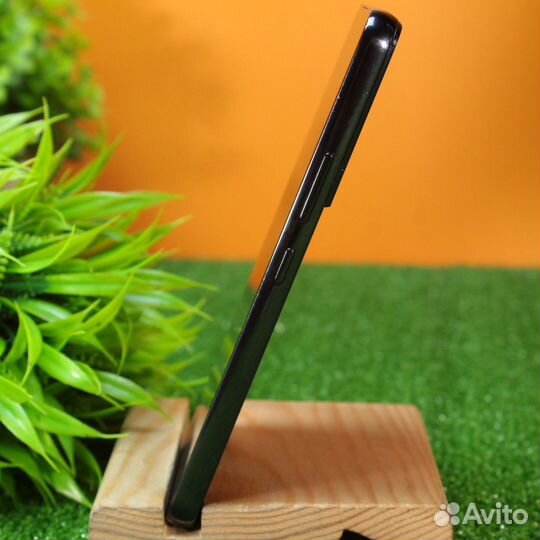 Samsung Galaxy S22, 8/128 ГБ