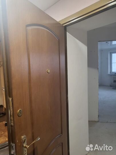 Дверь входная металлическая