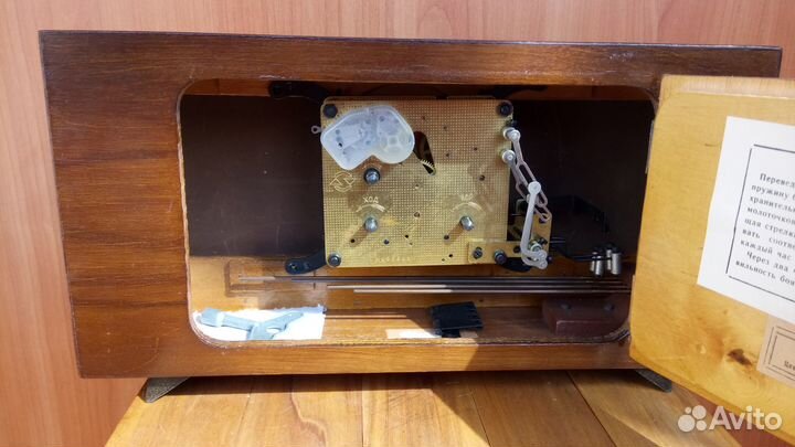 Часы настольные. Весна