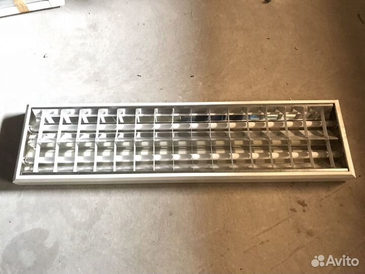 Светильники с лампами дневного света