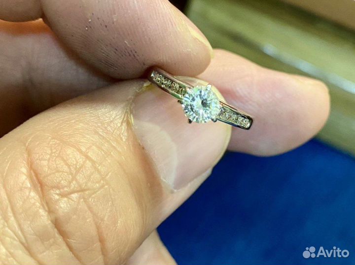 Помолвочное кольцо 0.65 ct
