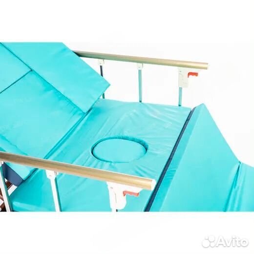 Медицинская кровать для ухода за лежачими больными