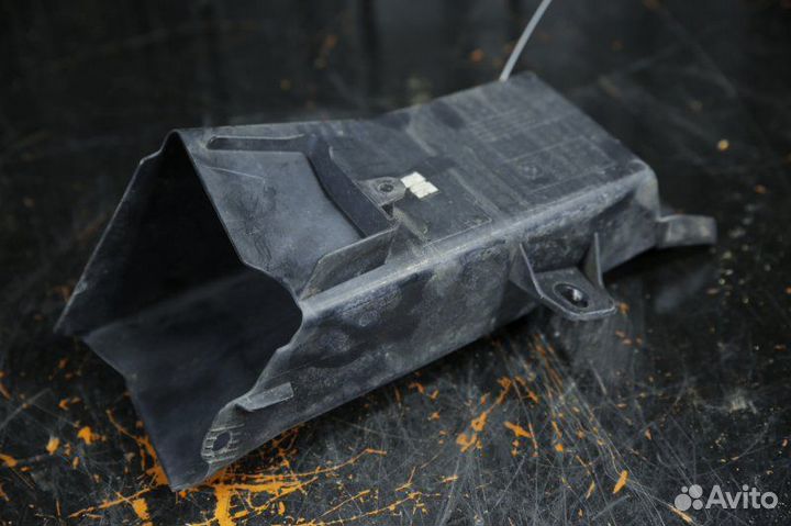 Воздуховод тормозов левый Bmw 5 F10 N55B30 2012