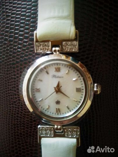 Часы женские. Новые