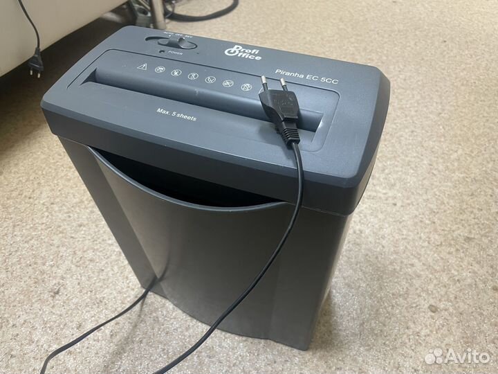 Уничтожитель бумаг Profi Office Piranha EC 5CC