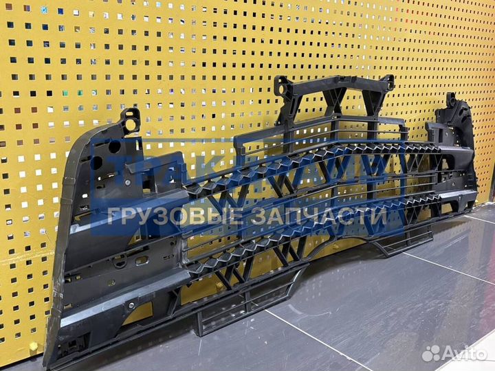 Кронштейн решетки Мерседес Актрос Мп4