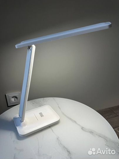 Беспроводная настольная светодиодная лампа