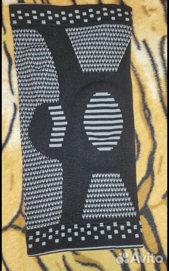 Наколенник для поддержки коленного сустава