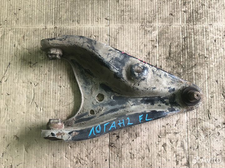 Renault logan 2 рычаг