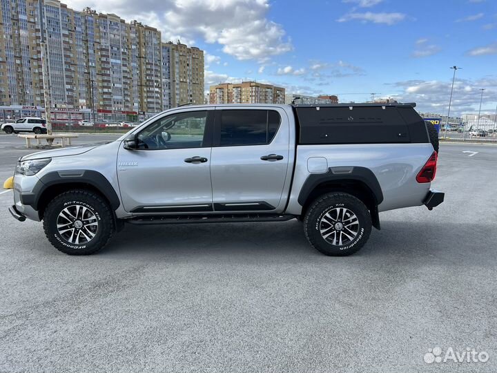 Toyota Hilux 4.0 AT, 2022, 8 000 км